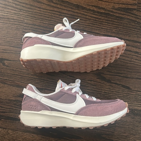 Brand New Nike Waffle Debut Vintage Running Shoes Women’s Size 10 - Picture 4 of 6